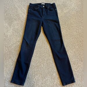 Good American slim/straight jeans.  Size 4 / Size 27.
